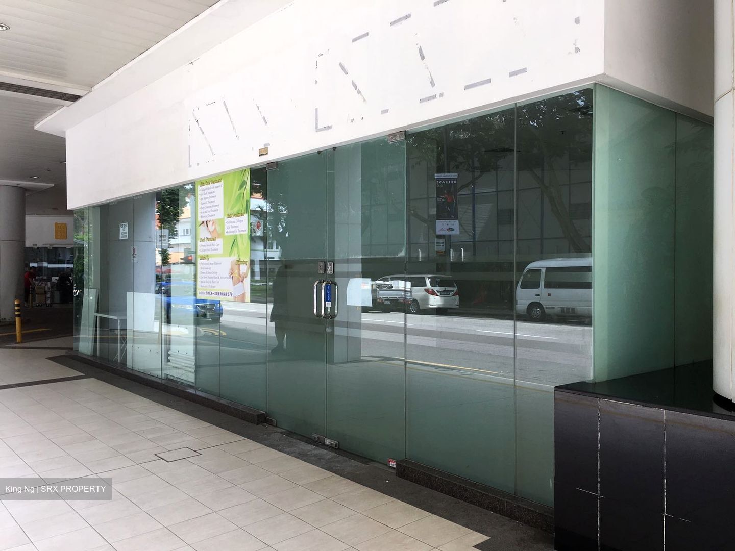 Sunshine Plaza (D7), Retail #549590601